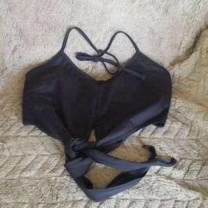 Women's large Kortni jeane swim top.